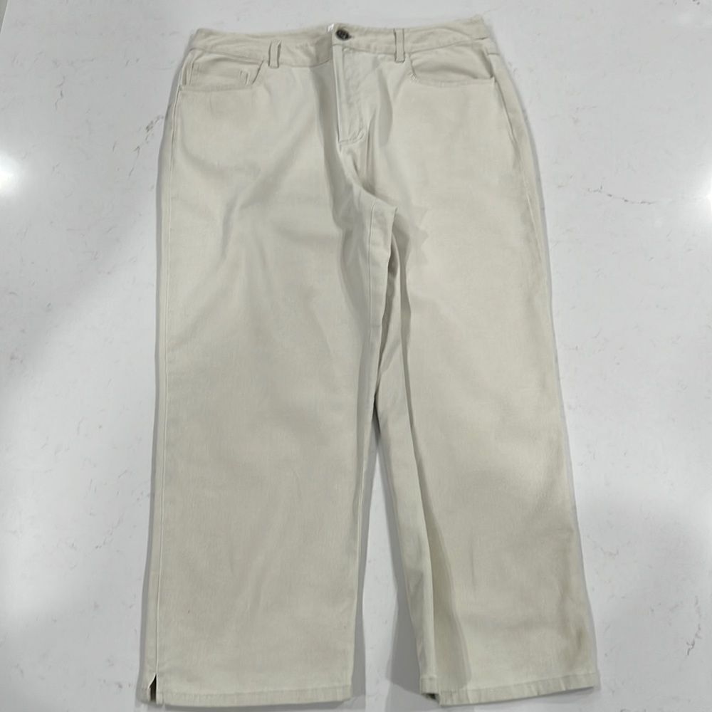 Talbots cream colored stretch capri